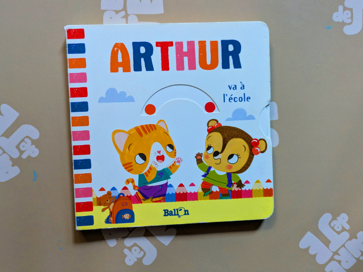 Arthur va à l'école