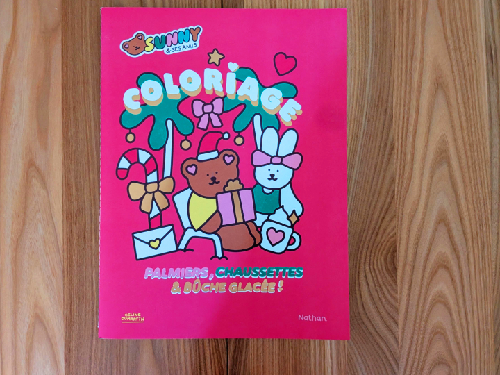 Sunny Et Ses Amis : Sunny & ses amis - Coloriage - Palmiers, chaussettes & bûche glacée ! de Céline Dumartin